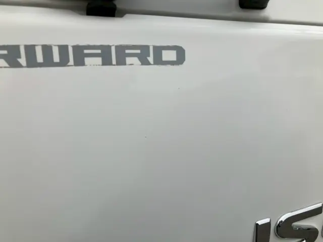 フロントパネルにキズがあります。|いすゞ フォワード 2RG-FRR90S2(2WD)の写真16