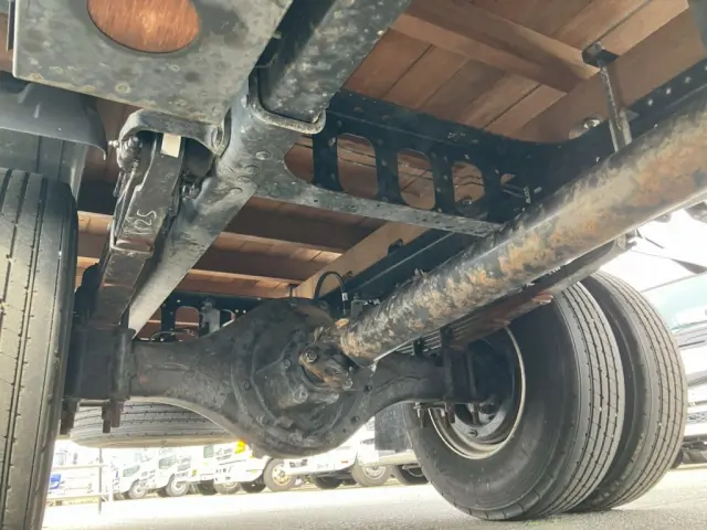 下回りにサビがあります。|いすゞ フォワード 2RG-FRR90S2(2WD)の写真30