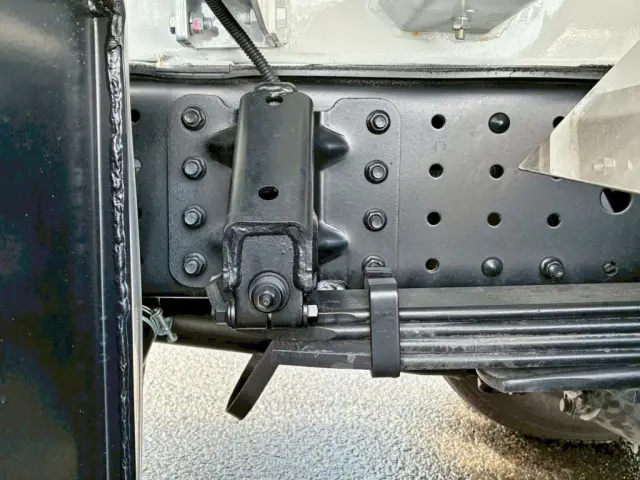 リーフサスです。|三菱 キャンター 2RG-FEAV0(2WD)の写真5