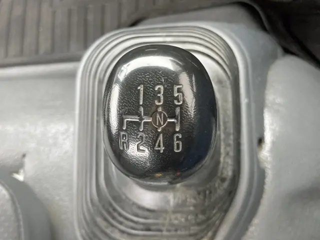 いすゞ フォワード 2RG-FRR90S2(2WD)の写真24