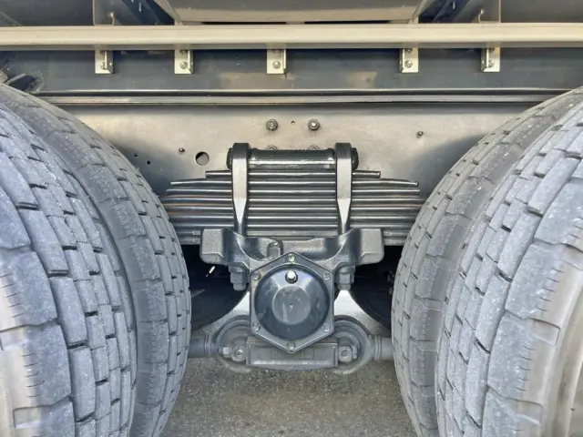 リーフサスです。|日野 レンジャー 2KG-GK2ABA(6x4)の写真5
