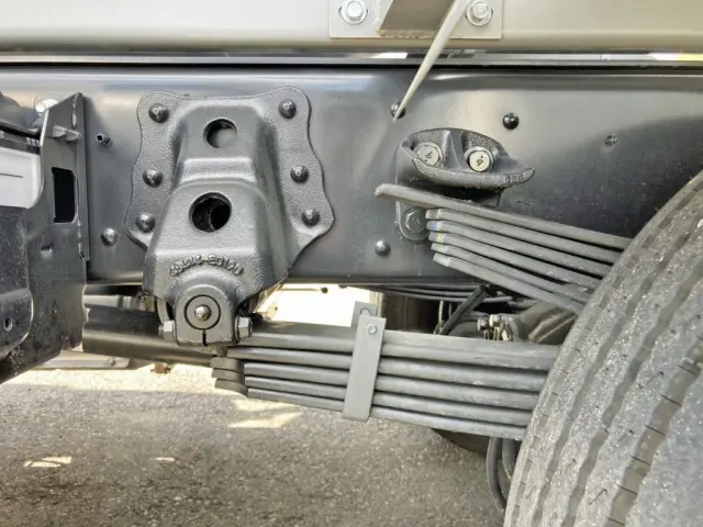 リーフサスです。|日野 レンジャー 2KG-FJ2ACAの写真5