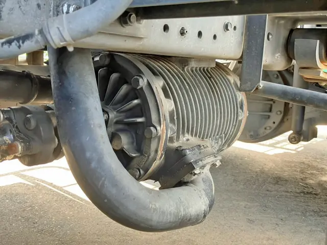 ポンプです。|日野 デュトロ TKG-XZU600E(2WD)の写真24