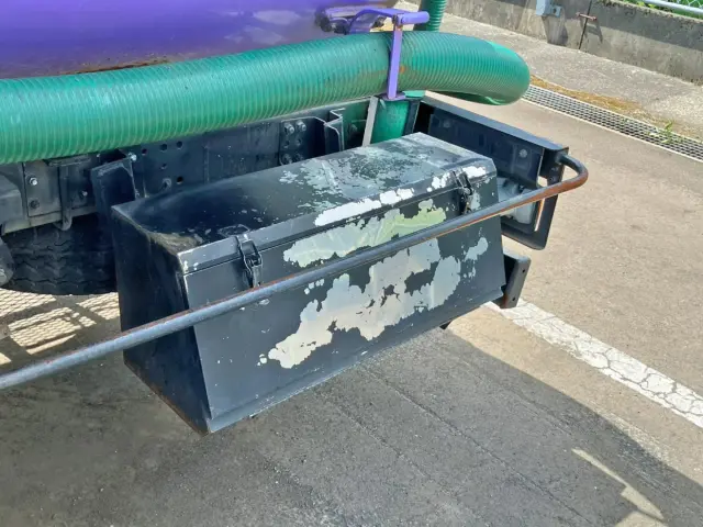 助手席側後方に工具箱が付いています。|日野 デュトロ TKG-XZU600E(2WD)の写真26