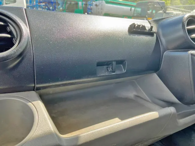 助手席グローブボックスロックが破損しています。|日野 デュトロ TKG-XZU600E(2WD)の写真33