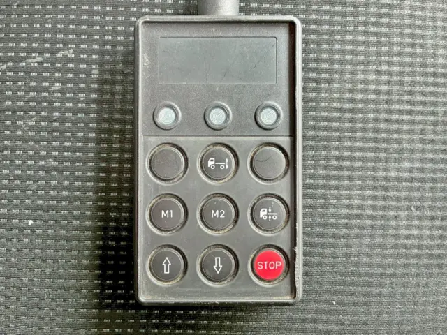 エアサスのコントローラーです。|三菱 ファイター 2KG-FK64F(2WD)の写真20