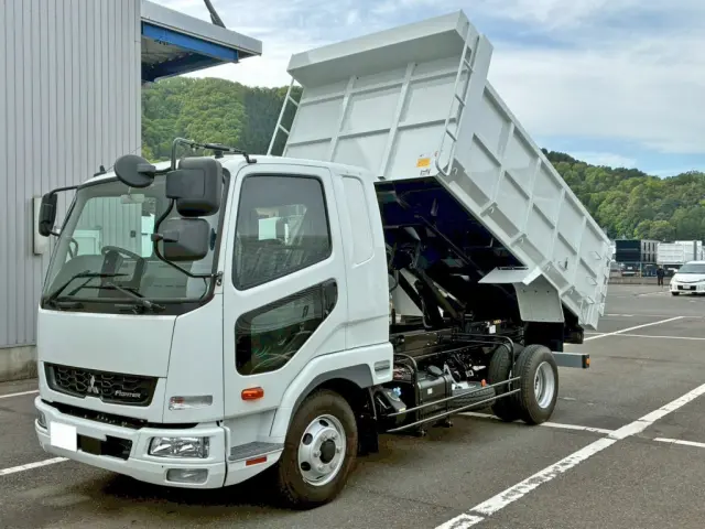 三菱 ファイター 2KG-FK62Fの写真1