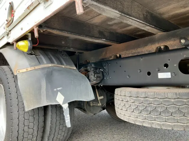 乗車定員は2名です。|三菱 ファイター QKG-FK62FZ(2WD)の写真9
