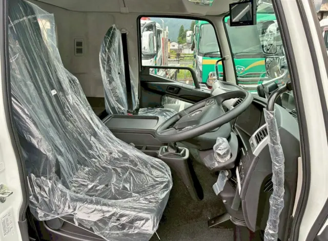 三菱 ファイター 2KG-FK62F(2WD)の写真8