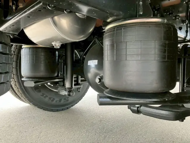 エアサスです。|三菱 ファイター 2KG-FK65F(2WD)の写真5