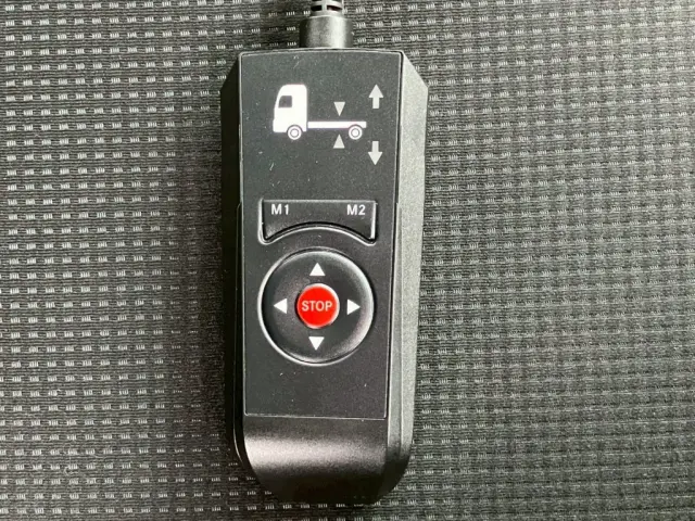 エアサスのコントローラーです。|三菱 ファイター 2KG-FK65F(2WD)の写真16