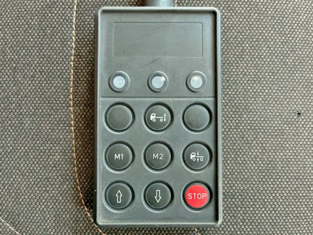 エアサスのコントローラーです。|いすゞ ギガ 2PG-CYJ77D(8x4)の写真25