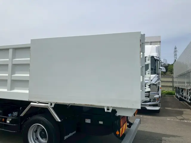 片開き式です。|三菱 ファイター 2KG-FK62FZの写真13