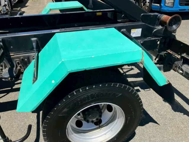 助手席側リアフェンダーにキズ・サビ・ヘコミ・割れがあります。|いすゞ フォワード TKG-FRR90S2(2WD)の写真21