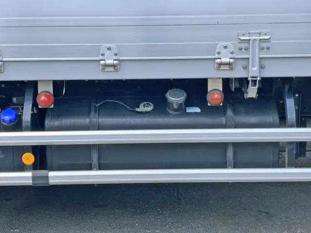 いすゞ ギガ QKG-CYJ77B(8x4)の写真36