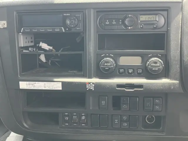 いすゞ ギガ QKG-CYJ77B(8x4)の写真38