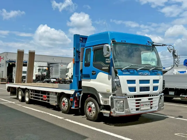 ホイールはアルミ製です。|いすゞ ギガ QKG-CYJ77Aの写真2
