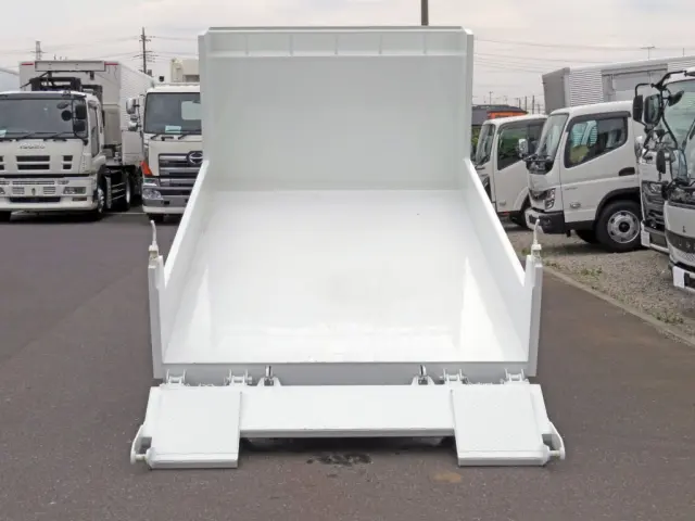 三菱 キャンター 2PG-FEBM0(2WD)の写真8