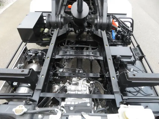 三菱 キャンター 2PG-FEBM0(2WD)の写真12