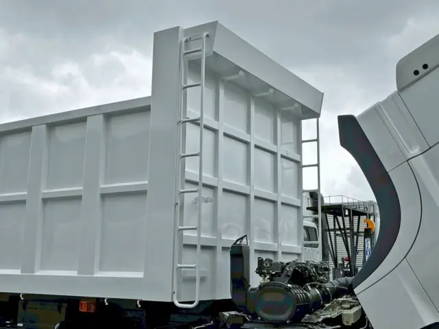 日野 プロフィア 2DG-FS1AHE(6x4)の写真12