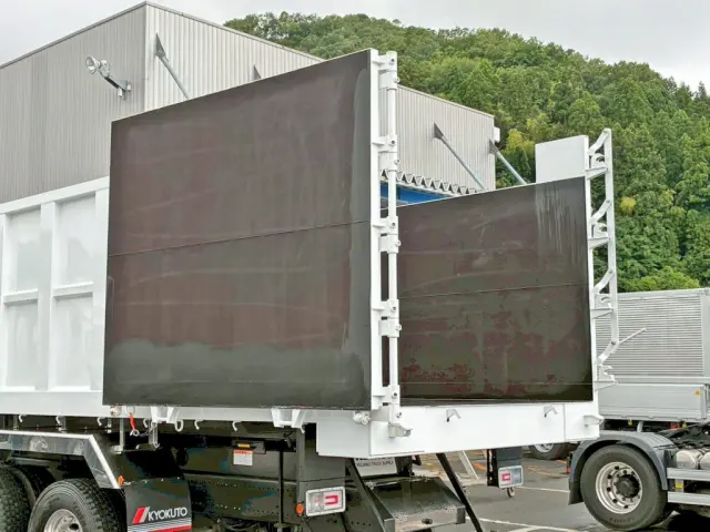 リヤゲートは片開き式です。|日野 プロフィア 2DG-FS1AHE(6x4)の写真18
