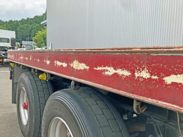 運転席側ボディー中央から後方にかけてキズがあります。|トレクス トレクス PFB332ACの写真12