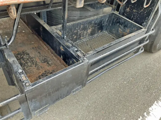 助手席側にりん木入れが付いています。|トレクス トレクス PFB332ACの写真19