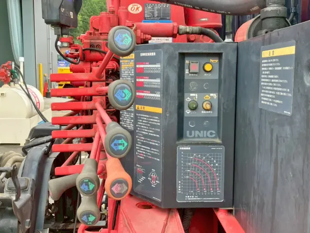 クレーンの操作レバーです。|いすゞ フォワード LKG-FTR90S2の写真29