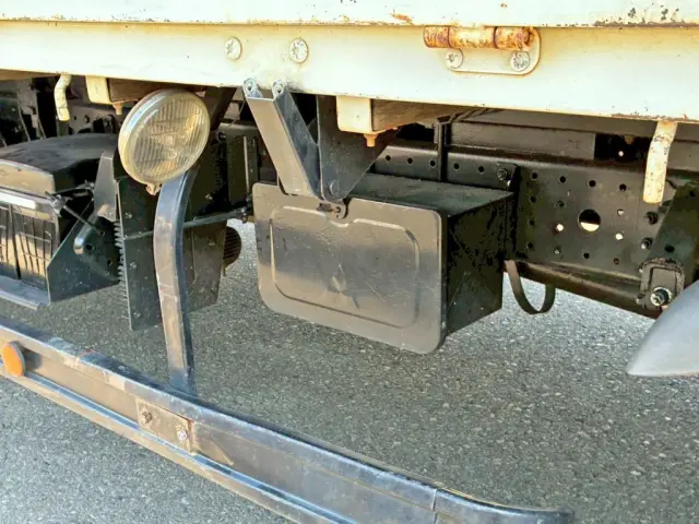 助手席側に工具箱が付いています。|三菱 キャンター SKG-FEB80(2WD)の写真28