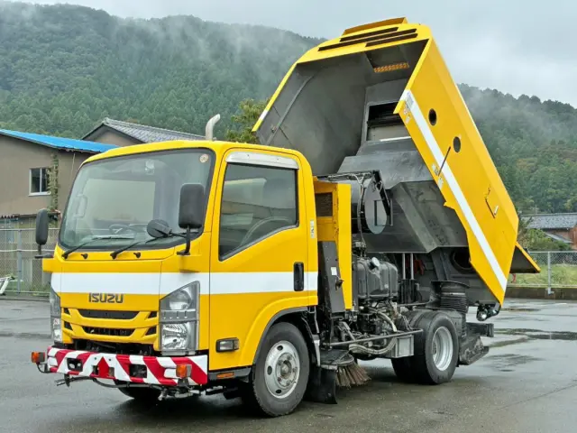 いすゞ エルフ TPG-NMR85N(2WD)の写真1