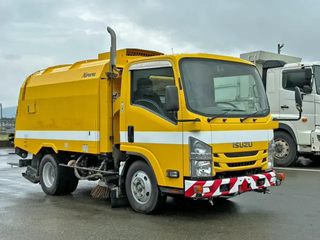 いすゞ エルフ TPG-NMR85N(2WD)の写真2