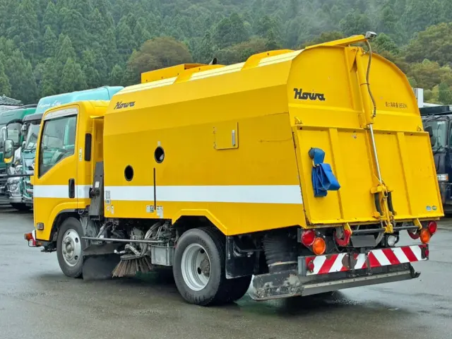 いすゞ エルフ TPG-NMR85N(2WD)の写真3