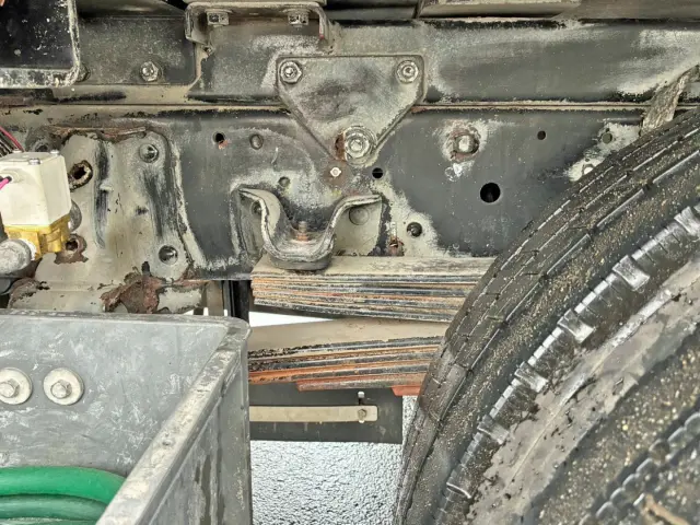 リーフサスです。|いすゞ エルフ TPG-NMR85N(2WD)の写真5
