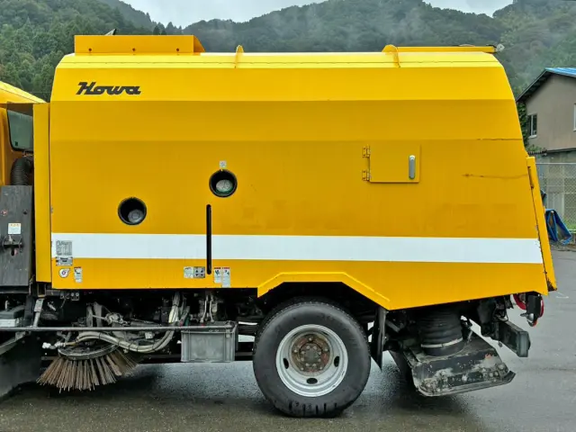 ボディー助手席側にシールはがし跡があります。|いすゞ エルフ TPG-NMR85N(2WD)の写真29