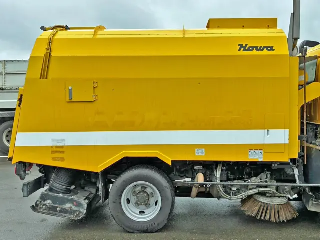 ボディー運転席側にシールはがし跡があります。|いすゞ エルフ TPG-NMR85N(2WD)の写真30