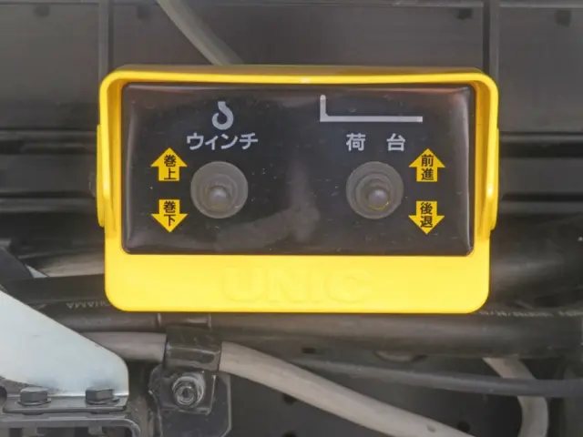 上物操作スイッチです。|三菱 ファイター 2KG-FK62F(2WD)の写真16