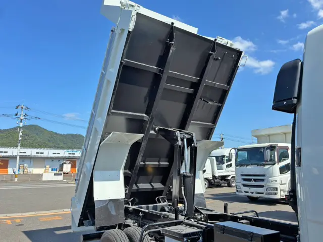 助手席側シャーシ前方に塗装の薄い箇所があります。|三菱 ファイター 2KG-FK62F(2WD)の写真13