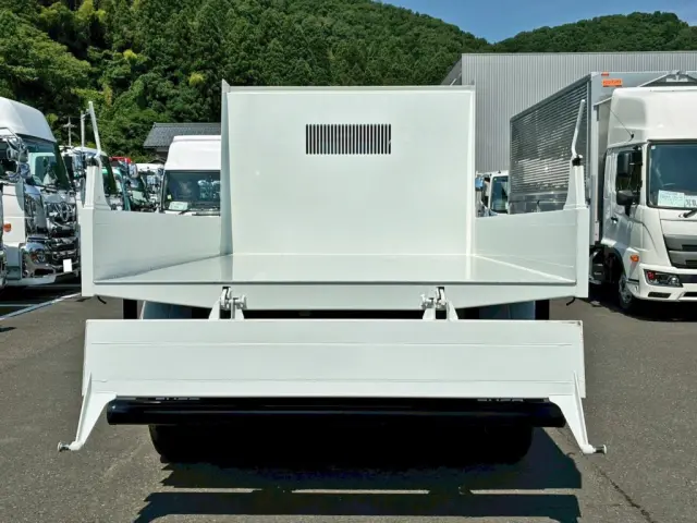 リヤゲートは上開きもできます。|三菱 ファイター 2KG-FK62F(2WD)の写真21