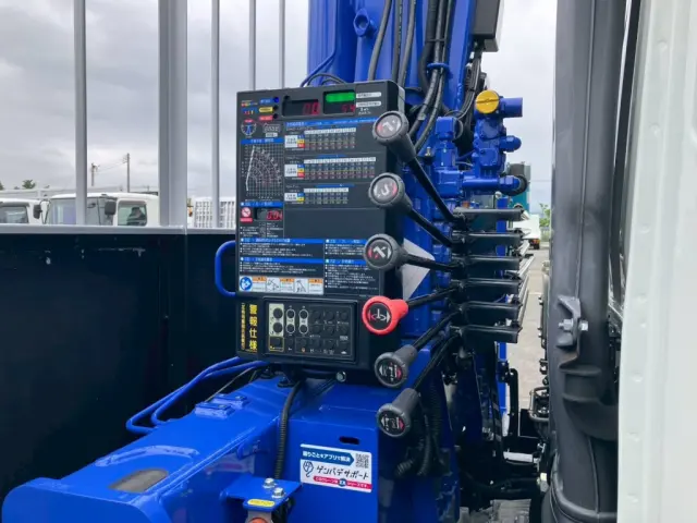三菱 ファイター 2KG-FK62FZの写真11