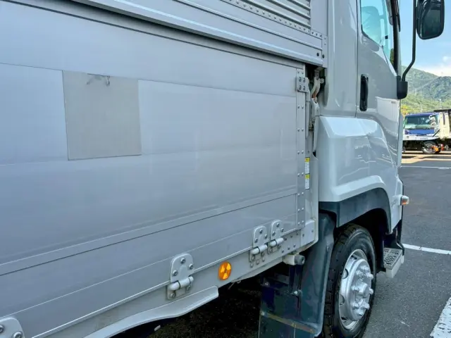 いすゞ ギガ 2PG-CYJ77C(8x4)の写真19