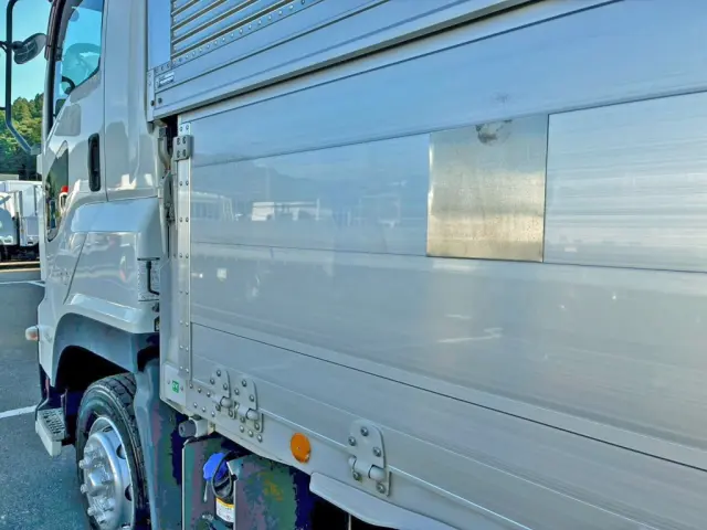 いすゞ ギガ 2PG-CYJ77C(8x4)の写真20