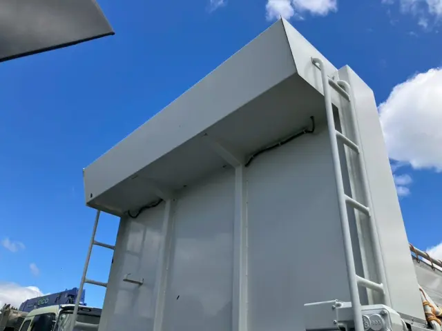 プロテクターにサビがあります。|いすゞ ギガ 2PG-CXZ77CTの写真39