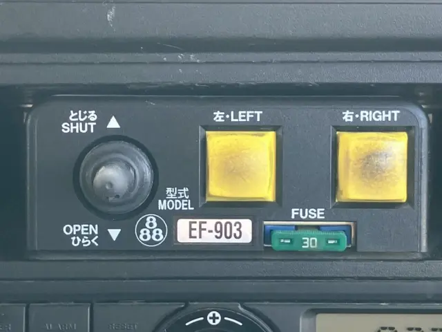 コボレーンの操作スイッチです。|いすゞ ギガ 2PG-CXZ77CTの写真44