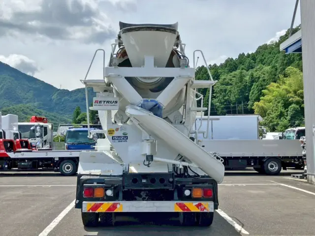 リヤ周りの状態です。|いすゞ ギガ 2KG-CXZ77CTの写真11