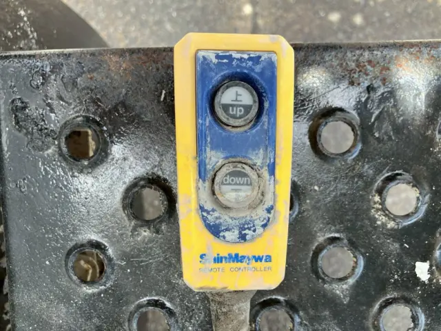 パワーシューターのリモコンです。|いすゞ ギガ 2KG-CXZ77CTの写真15