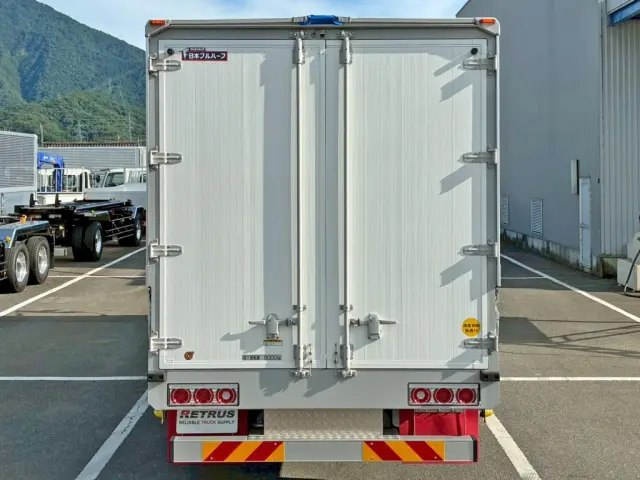 リヤ周りの状態です。|いすゞ フォワード 2RG-FTR90V4の写真8