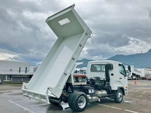 三菱 ファイター 2KG-FK62F(2WD)の写真4