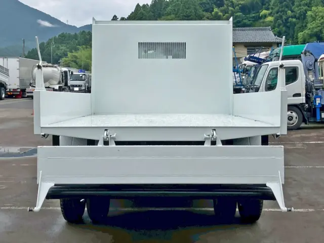 リヤゲートは上開きも出来ます。|三菱 ファイター 2KG-FK62F(2WD)の写真18