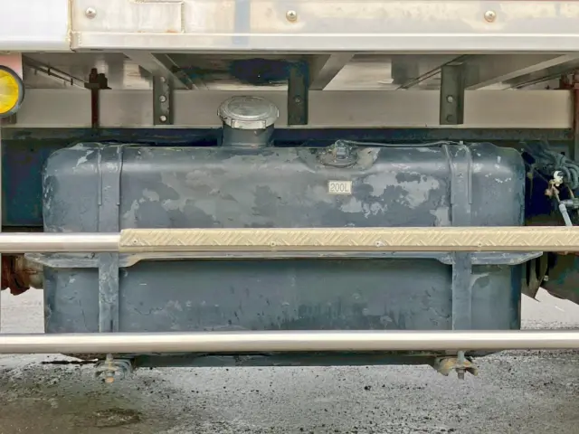 燃料タンクは200Lです。|三菱 ファイター 2KG-FK64F(2WD)の写真25