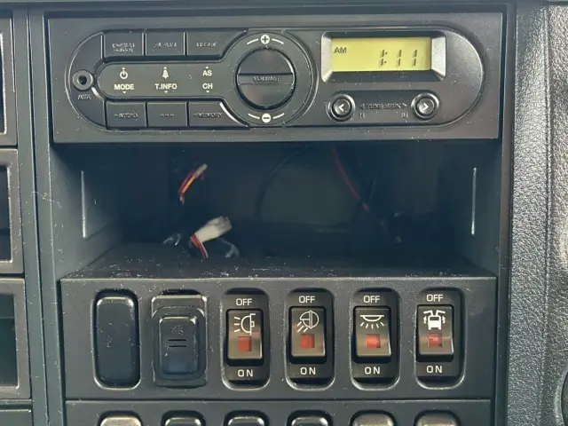 コンソールボックスが欠品しています。|三菱 ファイター 2KG-FK64F(2WD)の写真39